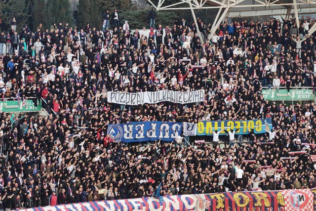 Claques do FC Porto tentaram invadir museu no Dragão por roubo de faixas
