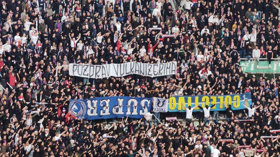 Claques do FC Porto tentaram invadir museu no Dragão por roubo de faixas