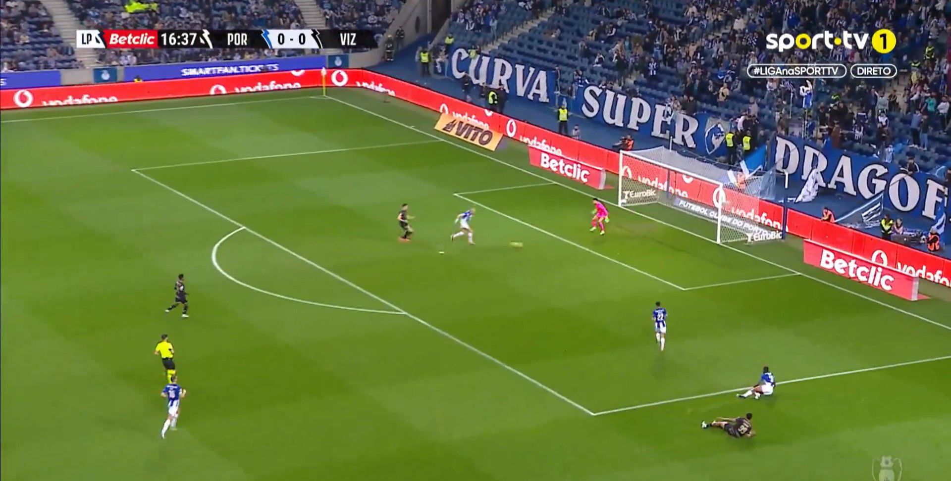 Vídeo: Pepe inaugura marcador no Dragão (na baliza errada)