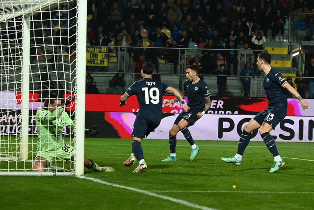 Lazio regressa às vitórias após saída de Sarri e reentra na luta pela Europa