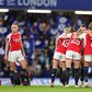 Chelsea-Arsenal começou atrasado por causa das meias e foi preciso improvisar