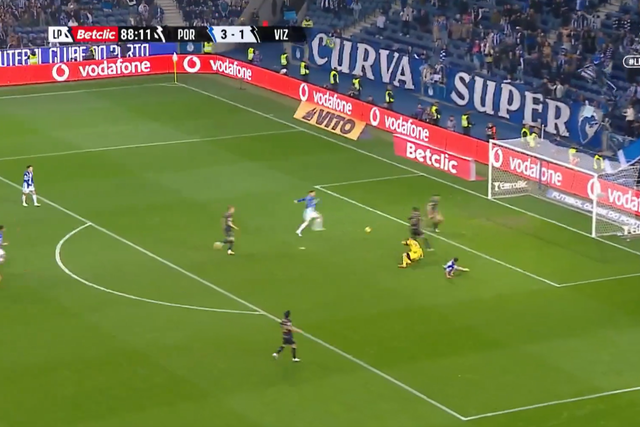 VÍDEO: Toni Martínez entra e marca no espaço de quatro minutos