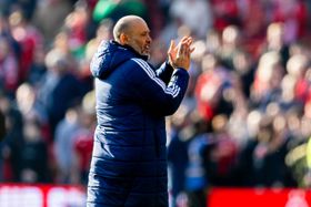 Rooney arrasou Nuno Espírito Santo... mas arrependeu-se
