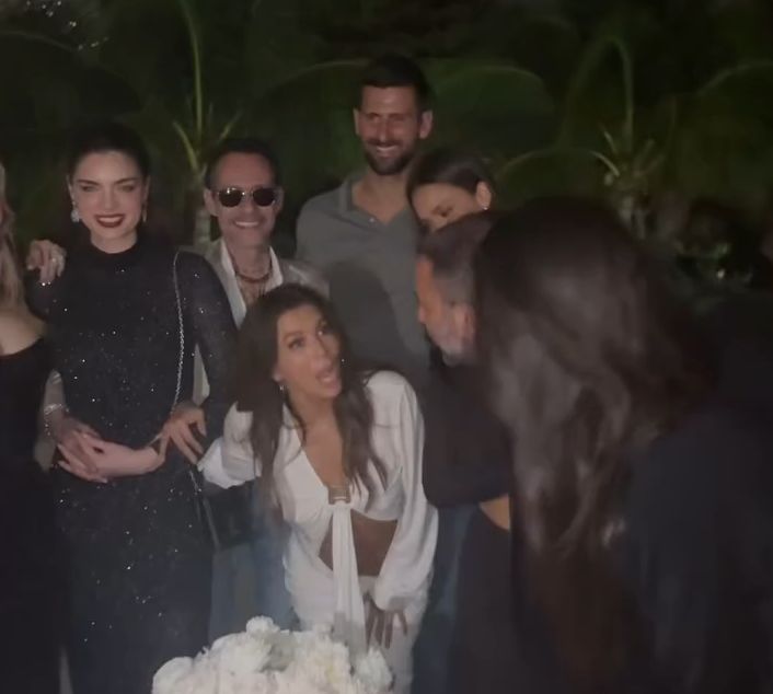 Djokovic apareceu na festa de aniversário de Eva Longoria