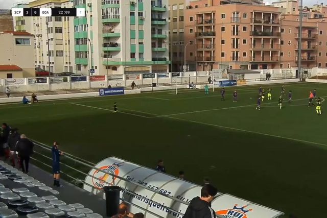 Que obra de arte de Ricky, filho de Ricardo Quaresma, pelos sub-13 do Sporting