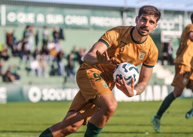Pedro Martelo a festejar golo do Leça FC
