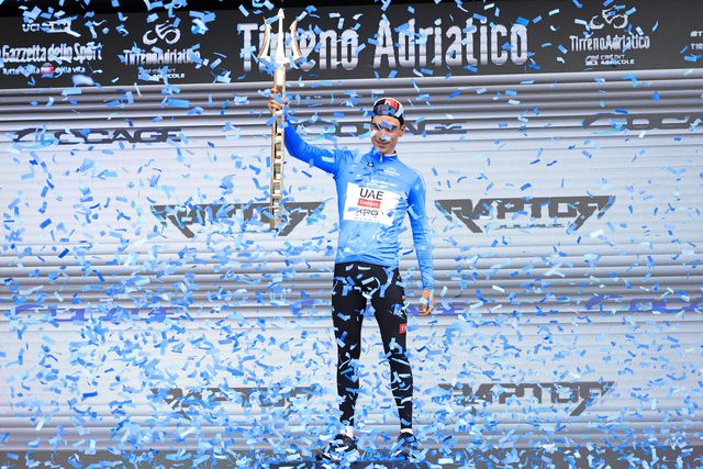 Tirreno-Adriático: Juan Ayuso vence e ganha créditos na UAE Emirates