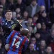 Mateta sofreu lesão arrepiante no encontro com o Millwall