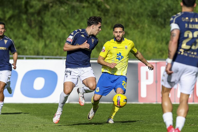 Arouca-Estoril: final de loucos mas empate prevalece