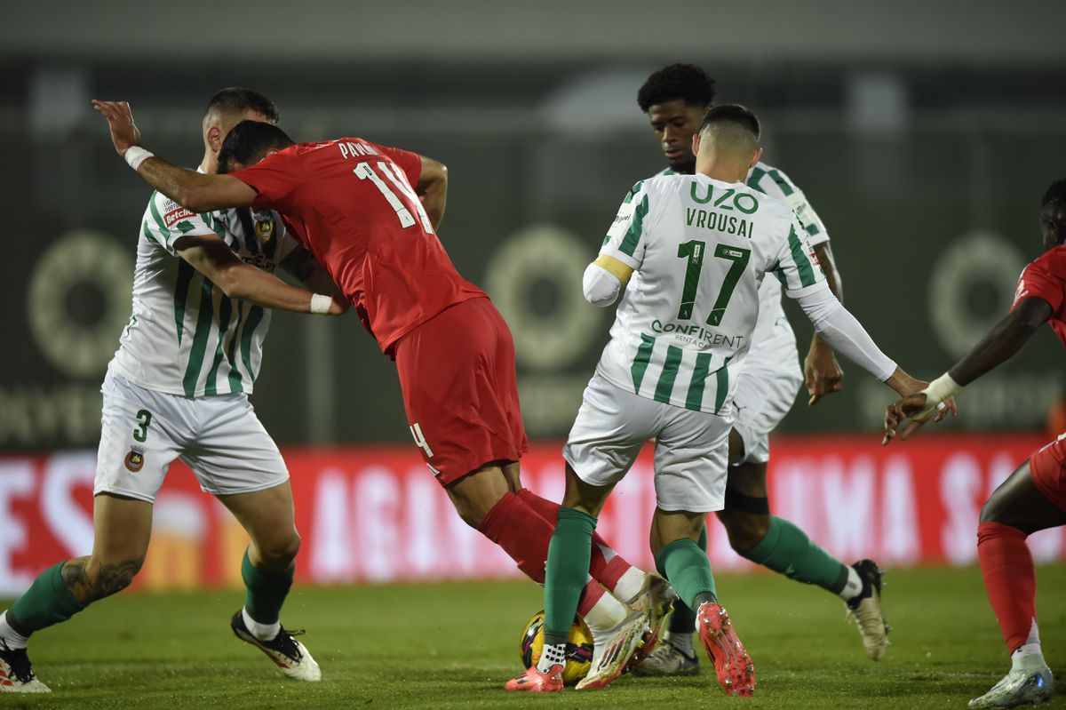 VÍDEO: Pavlidis fez o segundo para o Benfica