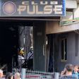 Investigadores examinam a discoteca “Club Pulse” após um incêndio em Kocani, na Macedónia do Norte EPA/GEORGI LICOVSKI
