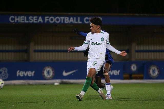 Gabriel Silva, goleador do Sporting B, durante o jogo com o Chelsea, da fase de grupos da Premier League International Cup