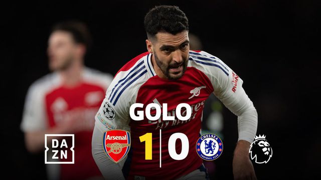 Tudo 'agarrado' na pequena área mas houve alguém que escapou