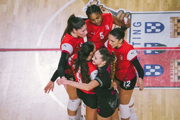 Equipa feminina de voleibol do SC Braga 2024-25. Foto SC Braga