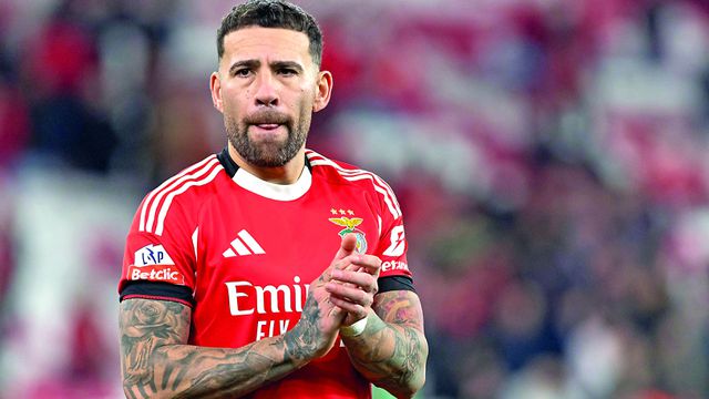 Nicolás Otamendi, 38 anos, acaba contrato com o Benfica em junho — Foto: IMAGO