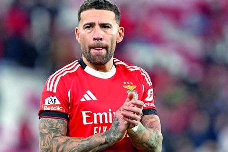Nicolás Otamendi, 38 anos, acaba contrato com o Benfica em junho — Foto: IMAGO