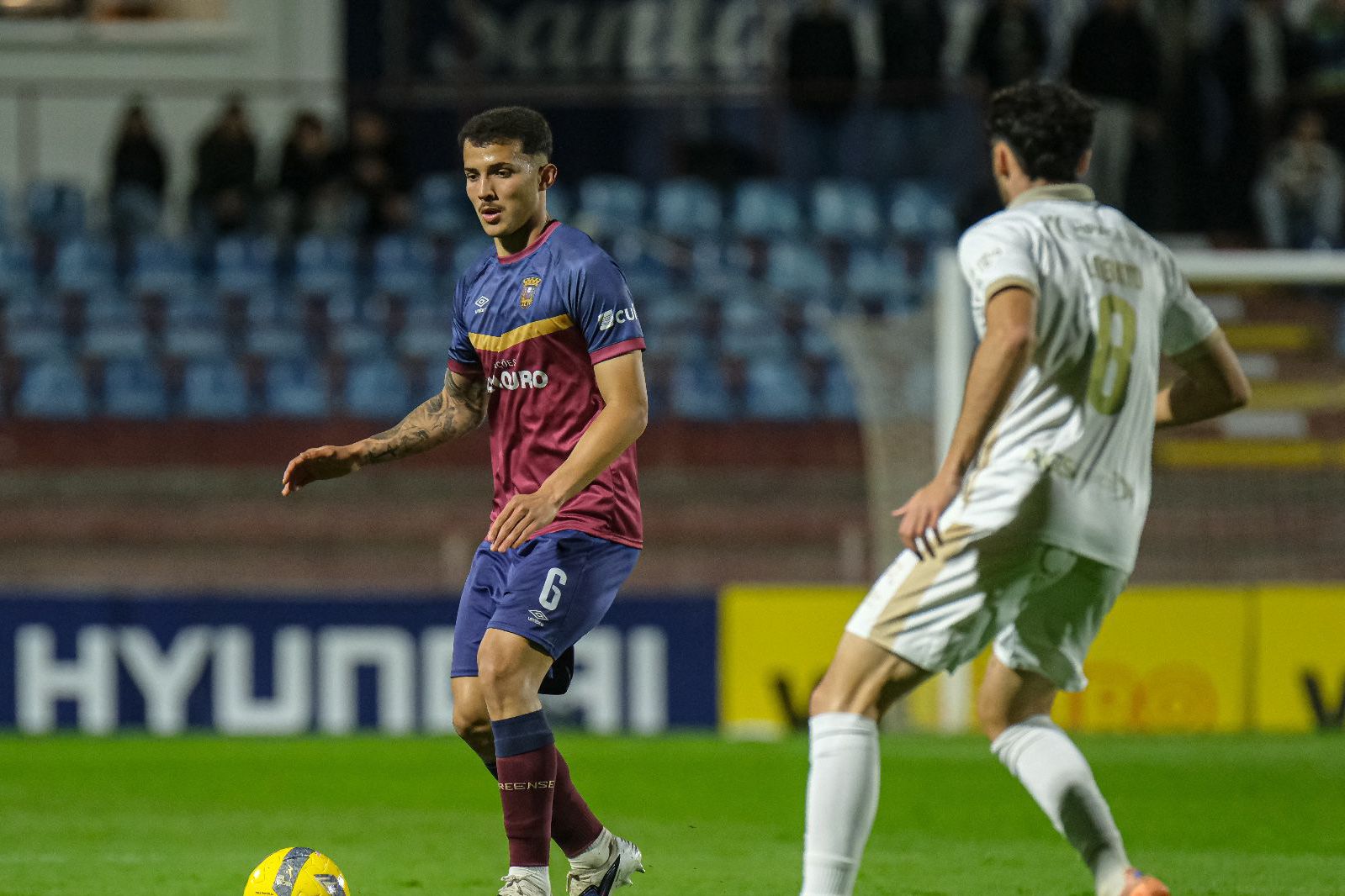 Camisola 6 da equipa de Torres Vedras foi à área contrária para decidir o duelo com os alvinegros - Foto: Torreense