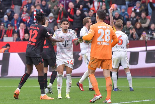 Árbitro admitiu ter errado, mas ex-FC Porto vai mesmo cumprir suspensão por simulação