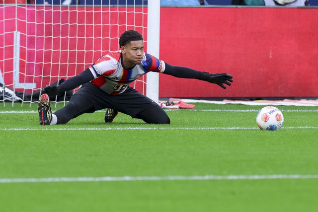 E se a lei do trabalho juvenil criasse novo problema na baliza do Bayern?