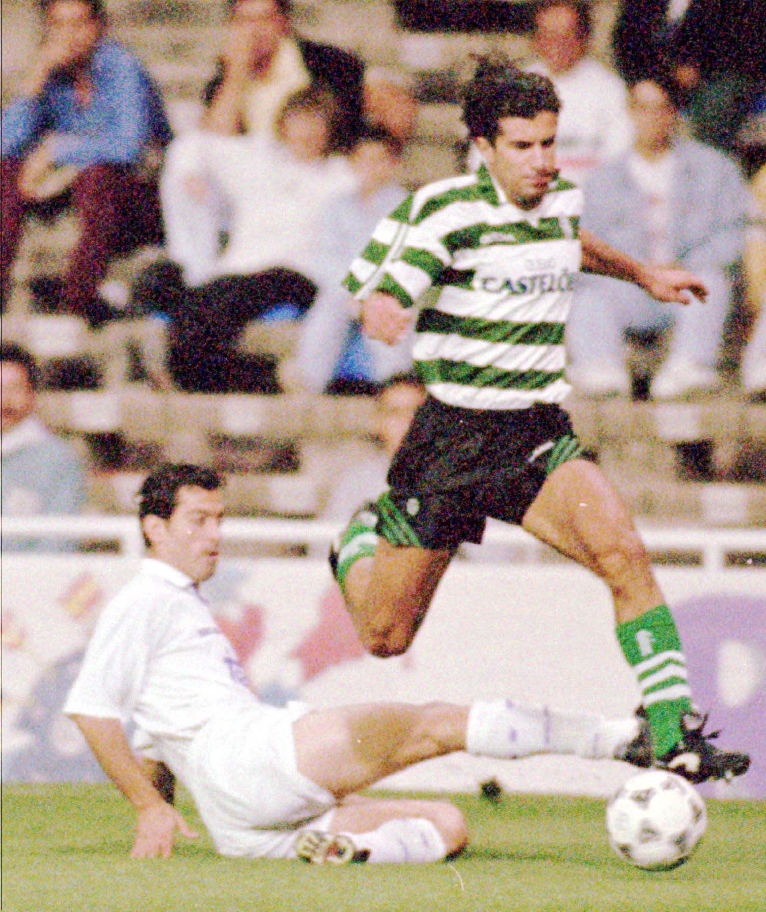 Sporting-Real Madrid (2-1) - 2.ª mão da 2.ª ronda da Taça UEFA - 27 de setembro de 1994 - Primeiro e único triunfo do Sporting sobre os merengues aconteceu em Alvalade (insuficiente para seguir em frente) - Foto (do jogo da primeira mão): A BOLA
