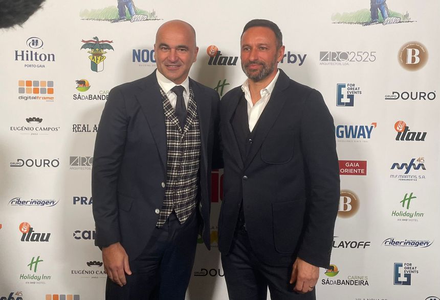 Roberto Martínez e Bino Maçães, na gala do jornal O Gaiense - Foto: A BOLA
