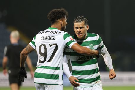 Maxi Araújo e Luis Suárez são trunfos de Rui Borges para a partida de hoje em Alvalade - Foto: MIGUEL NUNES