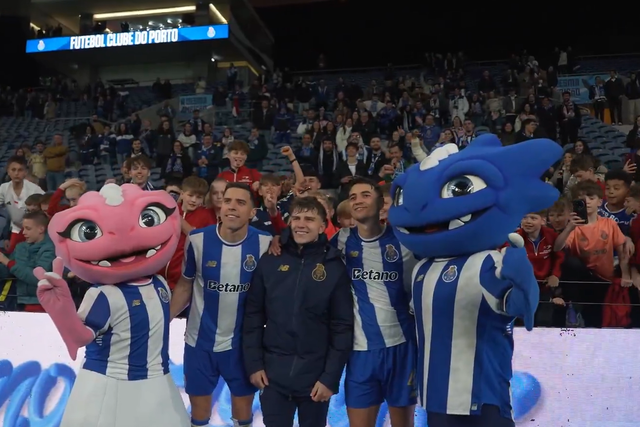 Miúdos polacos foram ao Dragão e estiveram com trio de ídolos (vídeo)