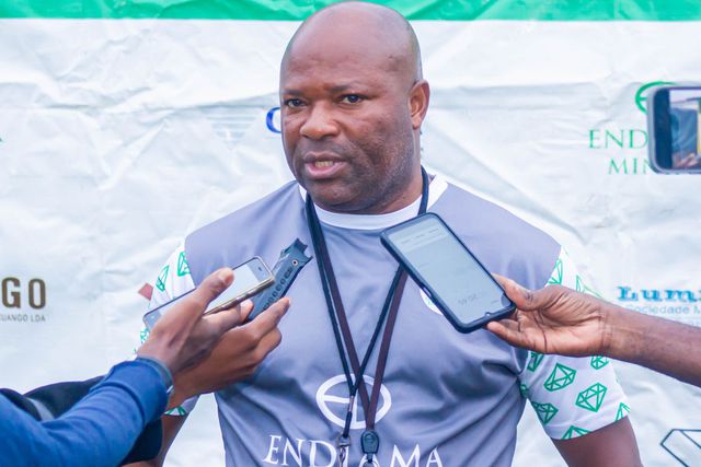 Francisco Moniz, de novo o treinador do Sagrada Esperança