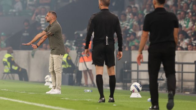 Rui Borges sob o olhar de Farioli, no Sporting-FC Porto - Foto: Catarina Morais/Kapta+