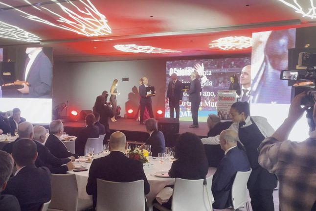 Roberto Martínez distinguido pelo jornal 'O Gaiense'