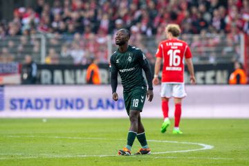 Naby Keita alvo de insultos racistas de adeptos do Werder Bremen