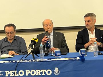 Pinto da Costa visa candidatura de Villas-Boas: «Vi lá inimigos do FC Porto»
