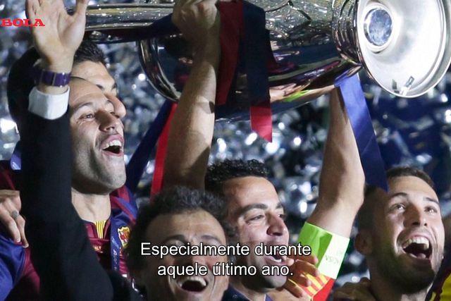 Luis Enrique fica emocionado ao falar de Xavi