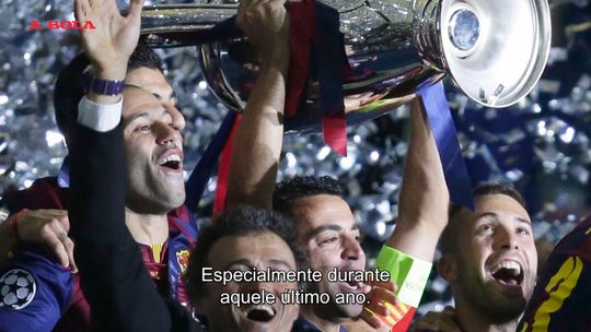 Luis Enrique fica emocionado ao falar de Xavi