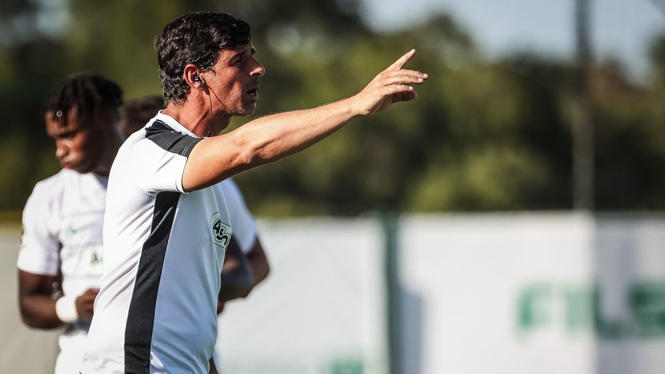 Tiago Teixeira: «Apenas perdemos um jogo nesta fase da Liga Revelação»