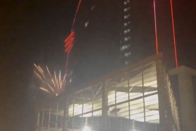 É passagem de ano? Não, é o hotel do PSG em Barcelona (vídeo)