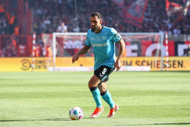 Avançado do Leverkusen responde aos críticos: «Já partilho uma foto com o troféu…»