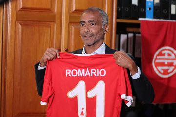Aos 58 anos, Romário é inscrito para jogar a segunda divisão do Campeonato Carioca
