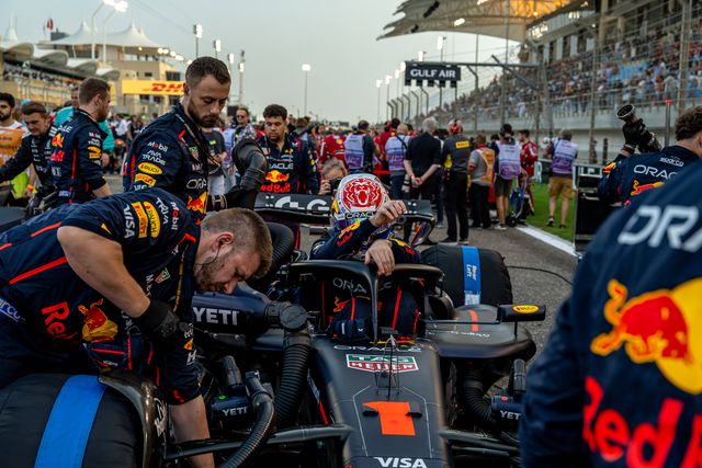 Max Verstappen sai do Red Bull durante o GP do Bahrain