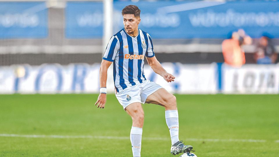 Lateral-esquerdo portista apresenta registos de excelência no capítulo das assistências (Foto: Miguel Nunes)