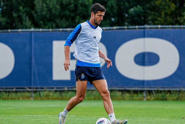 Anselmi continua privado de três peças, além de Martim Fernandes, castigado (Foto: FC PORTO)
