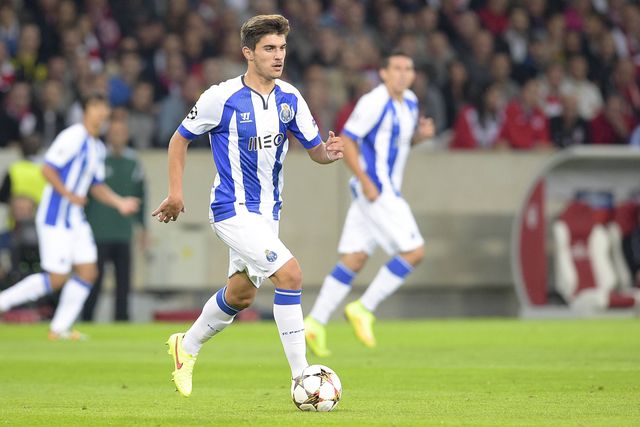 Rúben Neves destacou-se muito novo no FC Porto e acabou por cedo rumar ao Wolverhampton
