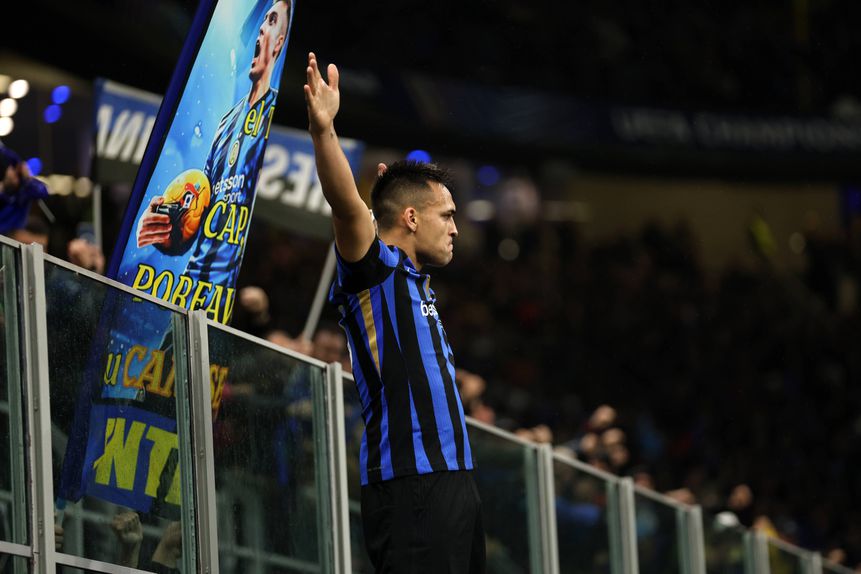 Lautaro Martínez festeja o primeiro golo do Inter frente ao Bayern Munique (FOTO IMAGO)