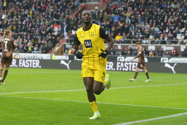 Guirassy festeja golo pelo Dortmund