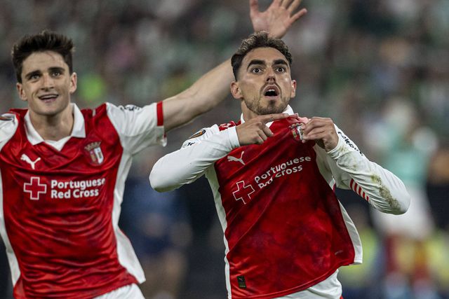 Pau Víctor e Ricardo Horta deram cartas na visita ao terreno do Betis - Foto: Imago