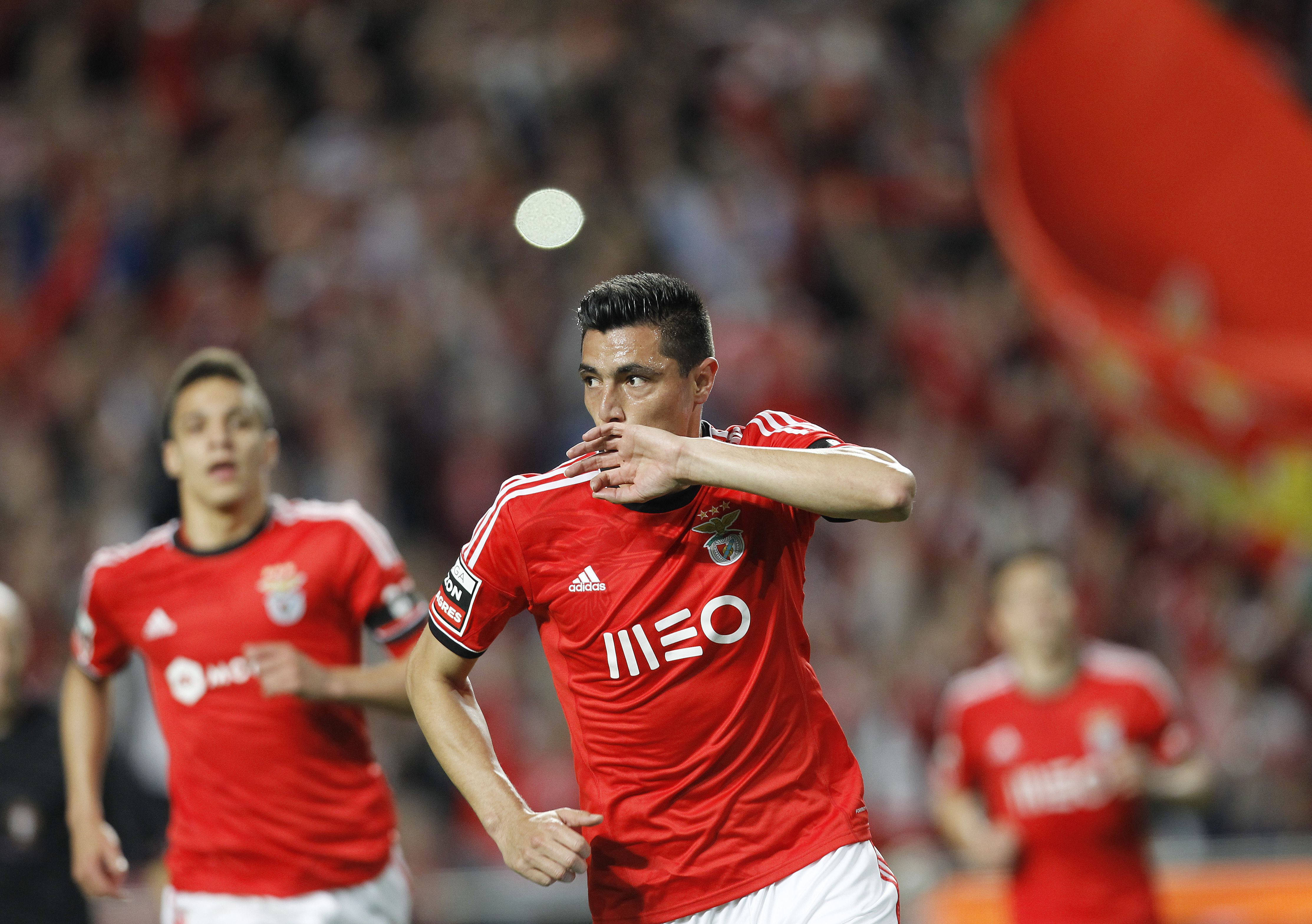Último golo de Cardozo com a camisola do Benfica foi diante do Rio Ave: bisou na goleada para a Liga (4-0), a 7 de abril de 2014 - Foto: A BOLA/André Alves
