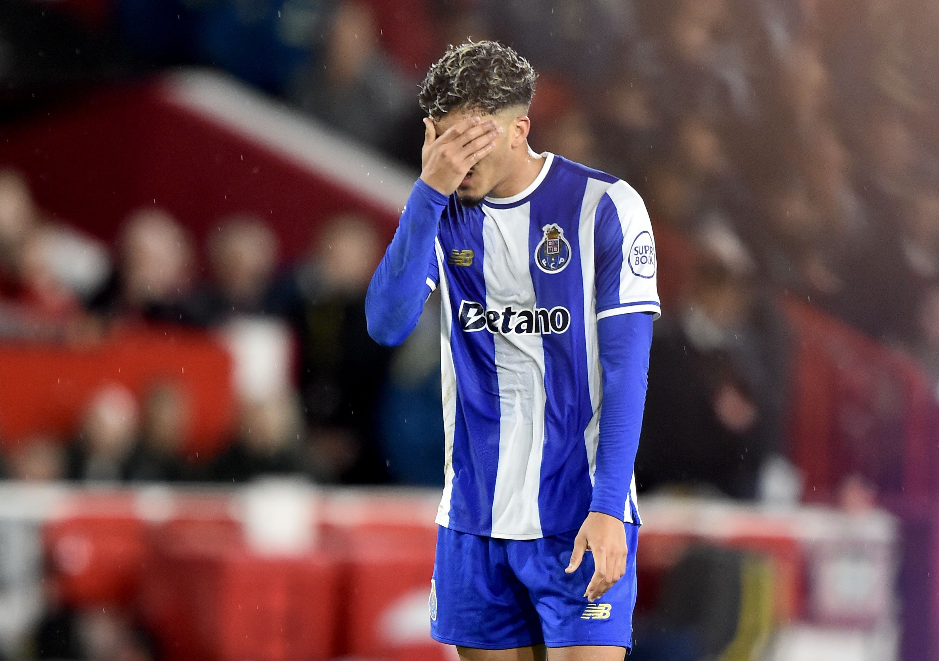 William Gomes desiludido após a eliminação do FC Porto da Liga Europa - Foto: EPA