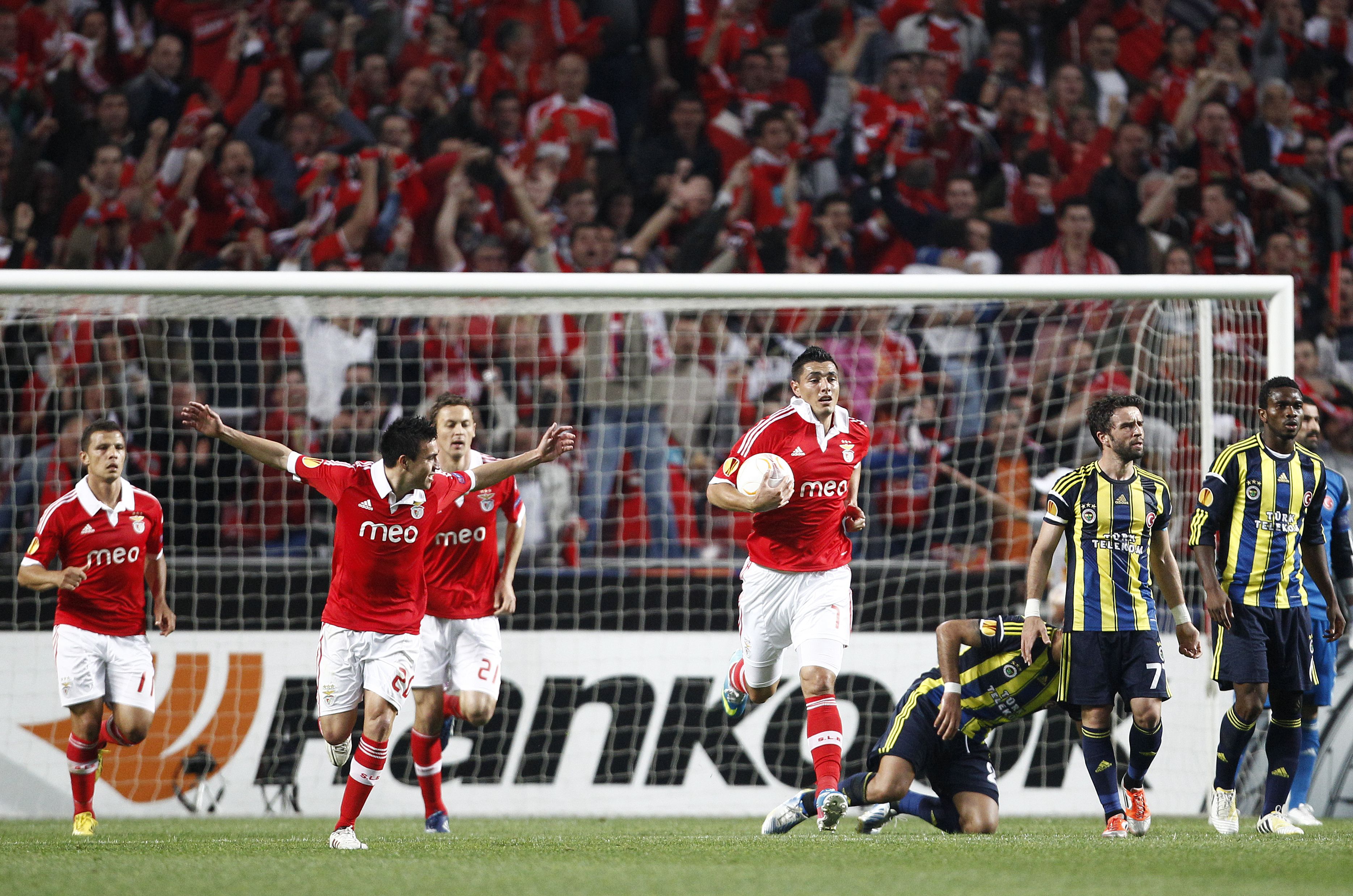 Bis de Cardozo frente ao Fenerbahçe na segunda mão das meias-finais da Liga Europa (3-1), a 2 de maio de 2013, foi decisivo para colocar o Benfica na final - Foto: A BOLA/Rui Raimundo