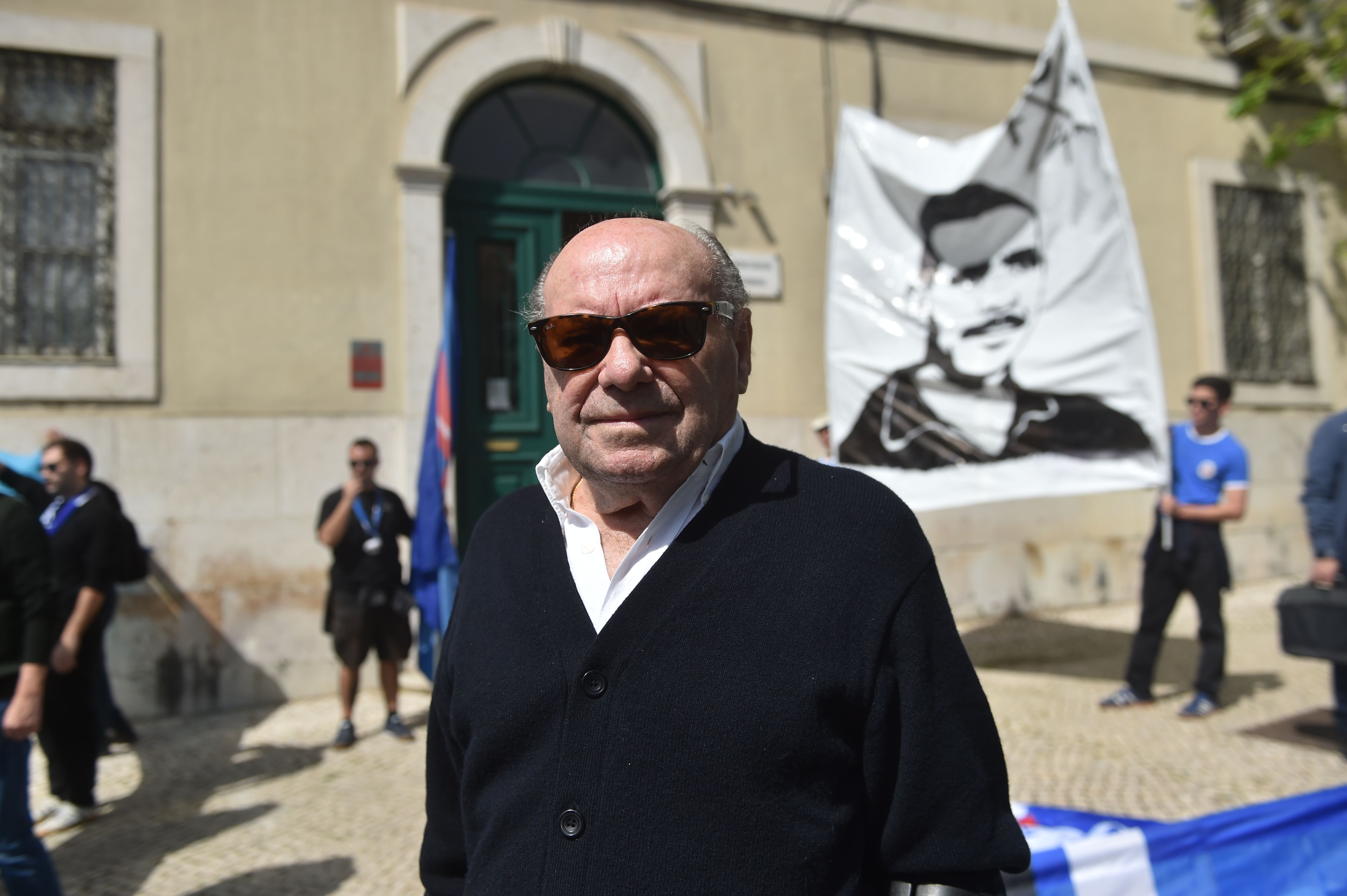 António Simões no último adeus a Vicente Lucas no Estádio do Restelo (foto: Miguel Nunes)