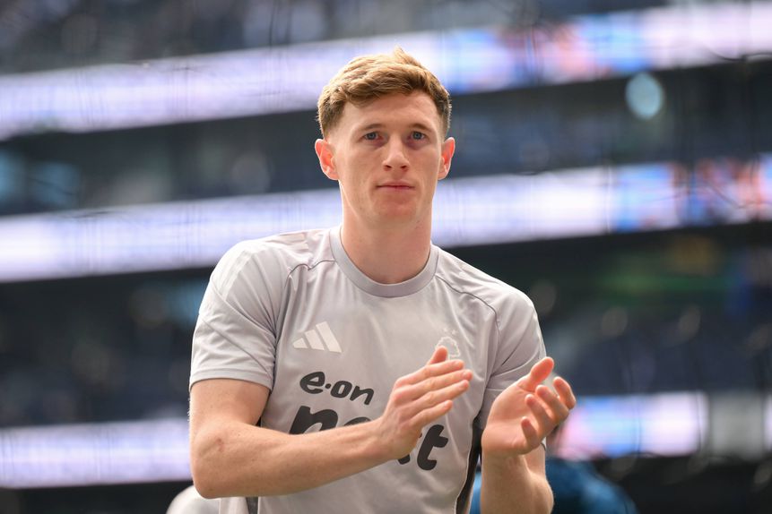 Elliot Anderson, médio do Forest (IMAGO)